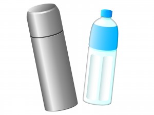 飲み物（水筒とペットボトル）